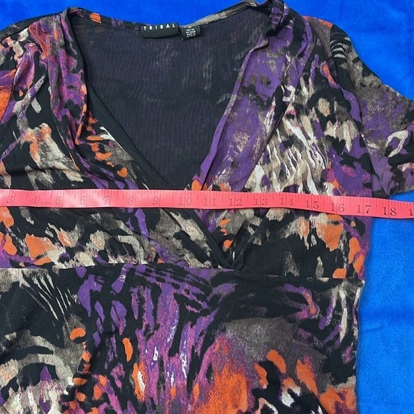 ⭐️ Tribal long-sleeve colorful top- size medium - Picture 4 of 7
